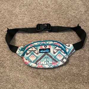 KAVU Canvas Spectator Belt Bag Hip Fanny Pack. Like new condition.